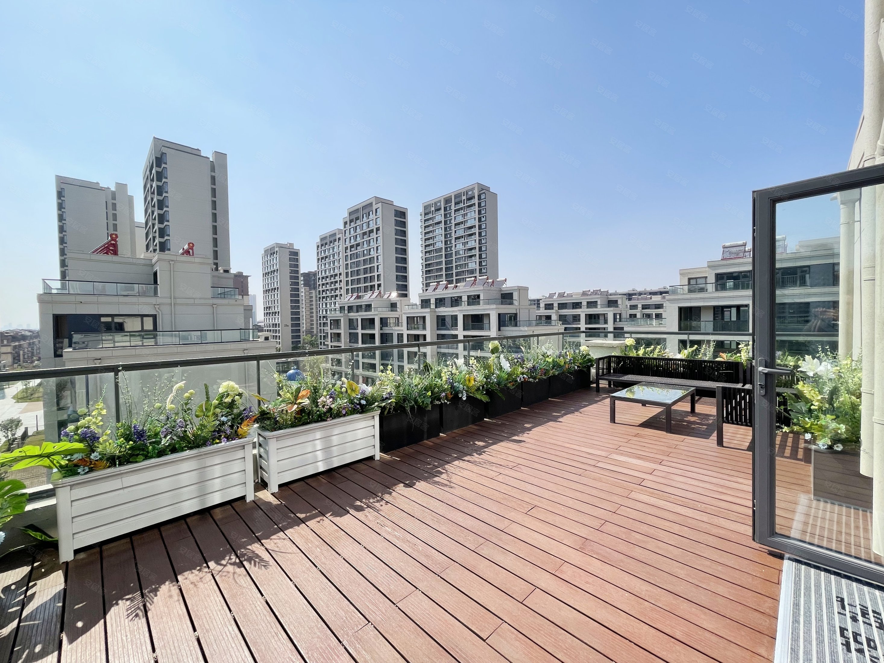 白沙湾上叠别墅 现房 带双露台 大开间 免费接送看房方便,鲁昊棠琳湾