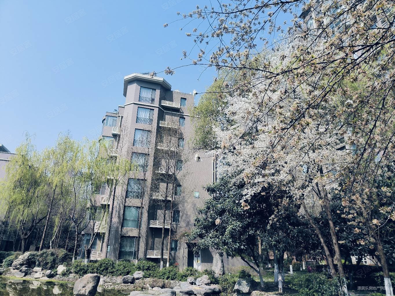 小区 小高层南北通透,西钞沁园二手房,198万,3室2厅,2卫,150平米-西安