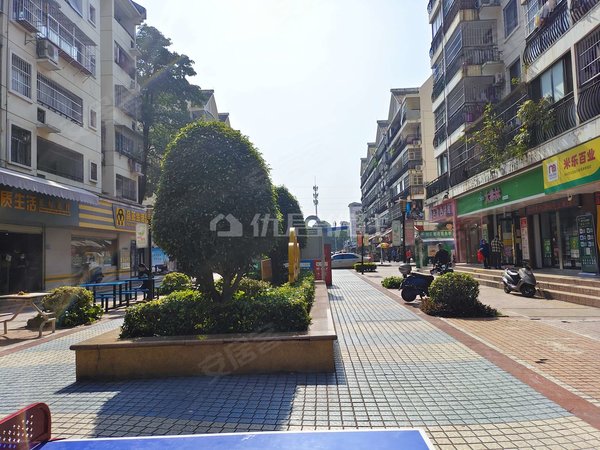 南宁江南五一路翠湖新城(北区)采光楼层保养好 配套齐全 近地铁公车菜