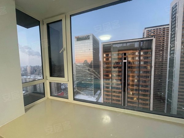 沈阳铁西兴工华润置地公馆可短租可月付铁西广场商圈北二路地铁星摩尔