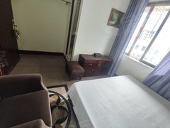 南充顺庆火车站（可短租无中介）干净大窗户带沙发房间招租出租房源真实图片