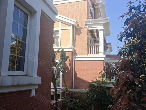 福州闽侯上街金桥花园爱丁堡(一期)要大院子的客户看过来,便宜的别墅