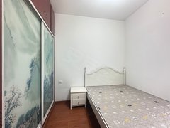 重庆南岸弹子石五一节底价急租!轻轨站旁边大一室 业主住家装修 已打扫等你出租房源真实图片