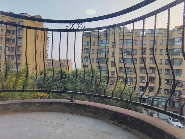 临沂平邑城区蓝钻庄园(平邑)蓝钻庄园  南北通透户型     干净卫生