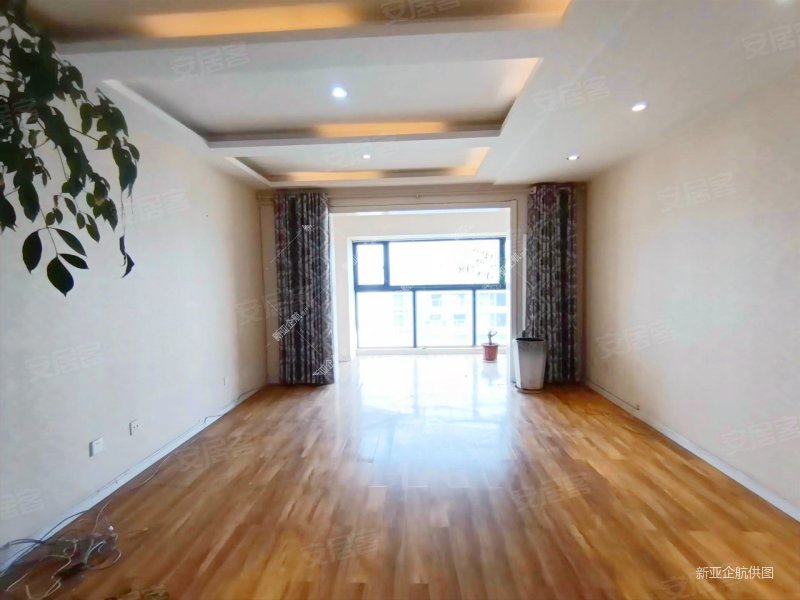 银海尚御 高楼层视野无遮挡 近地铁 环境好 满五 购物方便