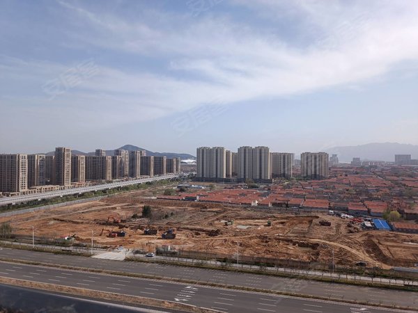 青岛即墨蓝色硅谷蓝谷之光碧桂园第一排有海景,有钥匙,随时可看.