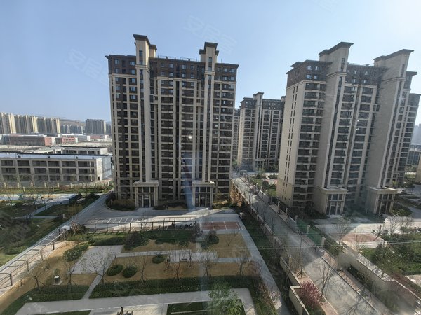 济南历城邢村立交桥鲁商金茂悦府唐冶鲁商金茂悦府 靠近东八区 绿地汇