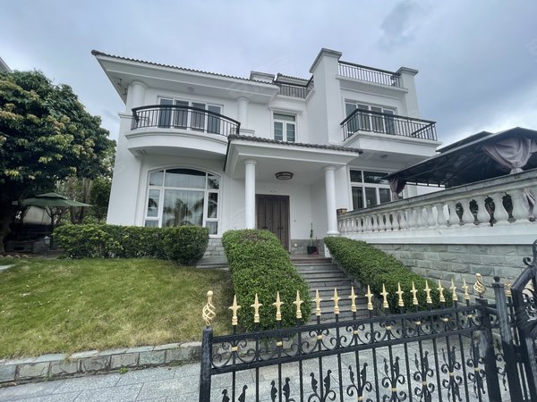 广州花都山前大道民航芙蓉山庄芙蓉度假区,一线湖景独栋别墅,360方6房