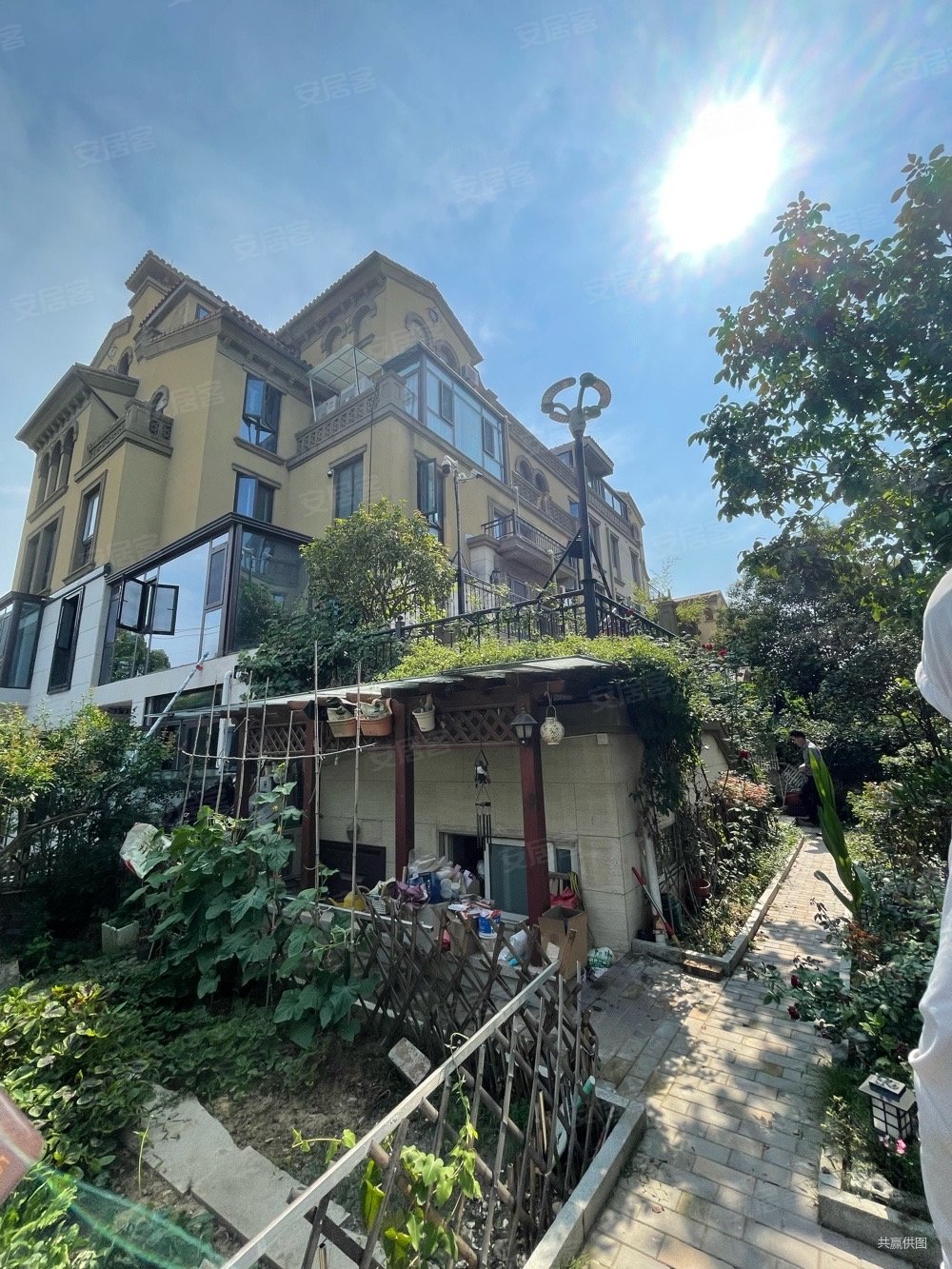 美达檀香山4室2厅3卫260㎡南北470万