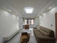 新沂新华路市一中吾悦广场电梯房三室两厅一卫2300月包物业费出租房源真实图片