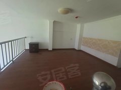 大医院附近学府青年城复式公寓一套，家具齐全，拎包入住交通方便