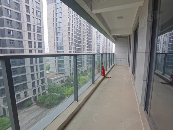 绍兴柯桥安昌钱江彩虹府柯北彩虹府精装三室两厅两卫,中央空调小区