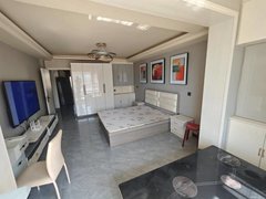 阿克苏阿克苏市阿克苏城区华龙小区楼梯精装大卧室，六楼带空调，可月付，包费用拎包入住出租房源真实图片