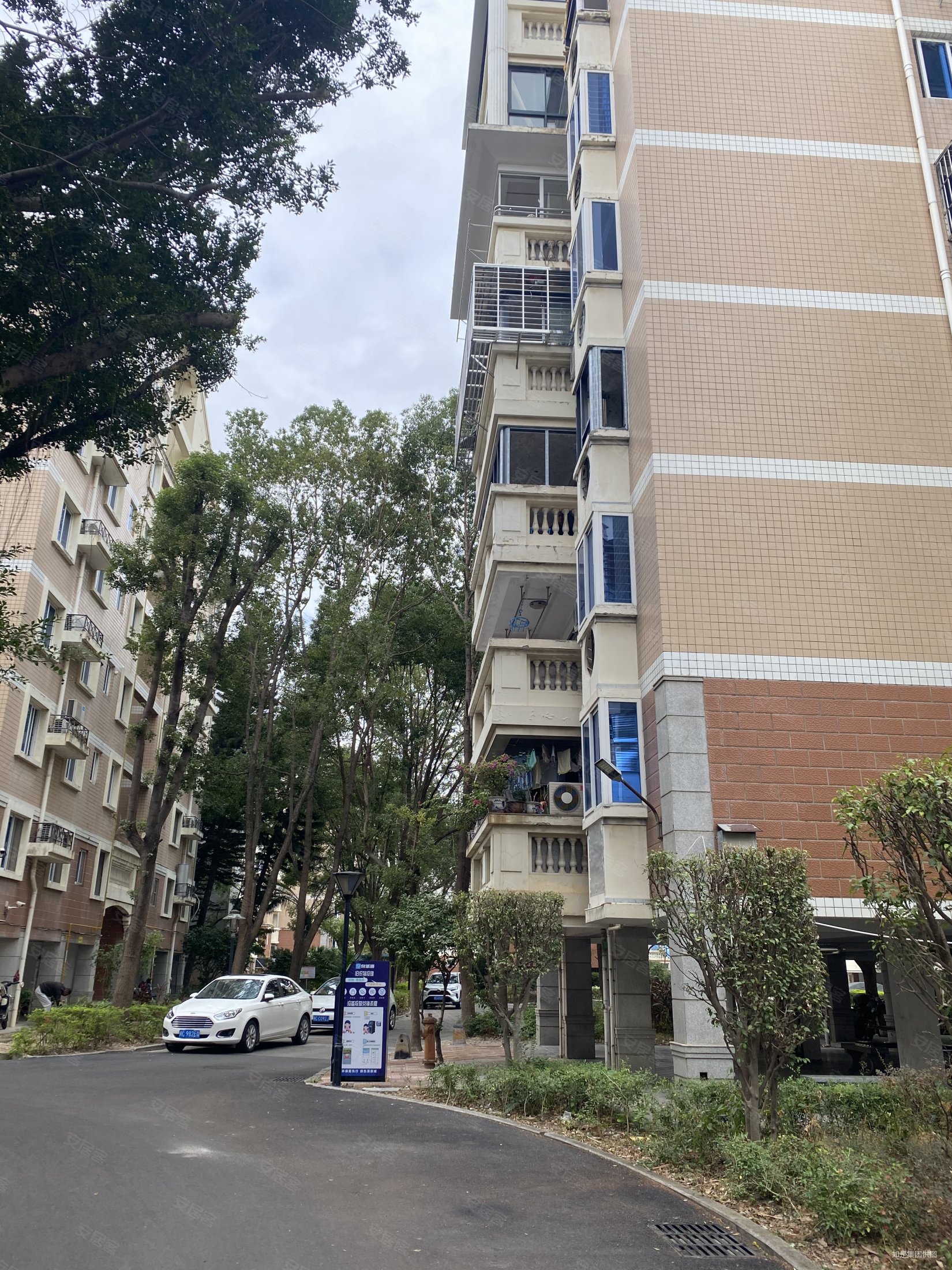 75w,圣湖二期,送储藏间,朝南,户型方正,圣湖小区二手房,210万,3室2厅