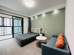 新出万象城霞庭湾小区公寓房，拎包入住，包物业wifi