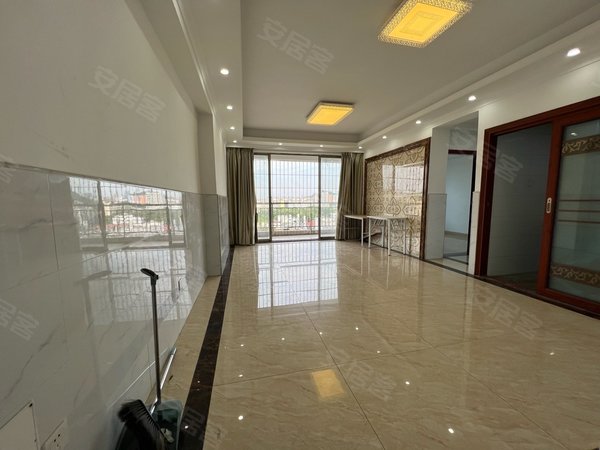 深圳龙华大浪大浪八九区大浪义乌附近 永盛大厦 精装三房两卫出租