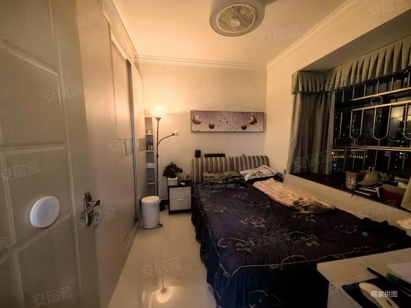 港逸豪庭 带电梯 近医院 满五   商品房 精装可拎包入住