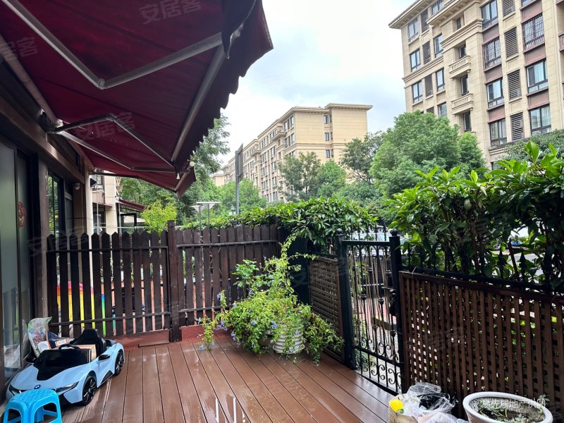 华二旁,花园洋房,得房率高达85%,附送40平米花园,新城旭辉府二手房