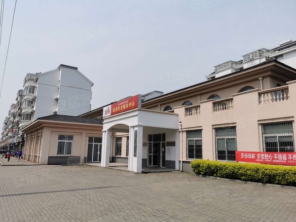 苏州吴江运东山湖天香苑靠学校山湖天香苑二房二厅一卫,自住精装,出租