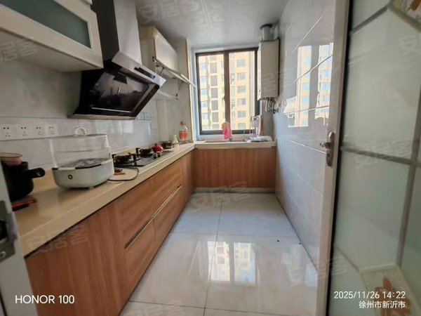 徐州新沂新华路阳光帝景城(南区)出门公园菜市门口有二中芳草地幼儿园三居室干净整洁拎包入住出租房源真实图片