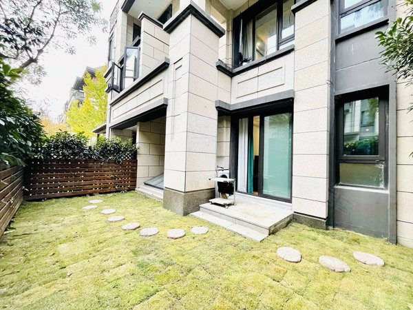 上海青浦赵巷保利建工西郊锦庐(别墅)新装修 全配包物业随时拎包入住!