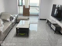 沂南城区德福商贸城新城花园三室一厅，家具家电齐全，领包入住，年租16000。出租房源真实图片