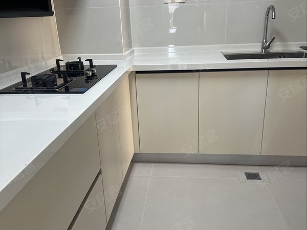 凉山西昌长宁小区星月湖畔航天学校对面 奶油风套三 带空调 家具齐全 拎包入住出租房源真实图片