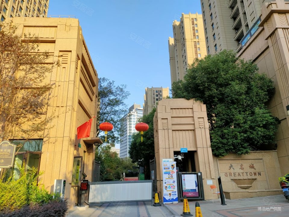 近地铁11站电梯大3房2卫价格好谈南北通透满5 少岁精装,大名城名郡