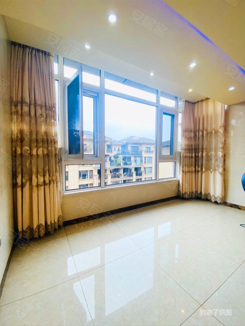 金科洋房顶跃上下三层带露台可做6房拎包入住