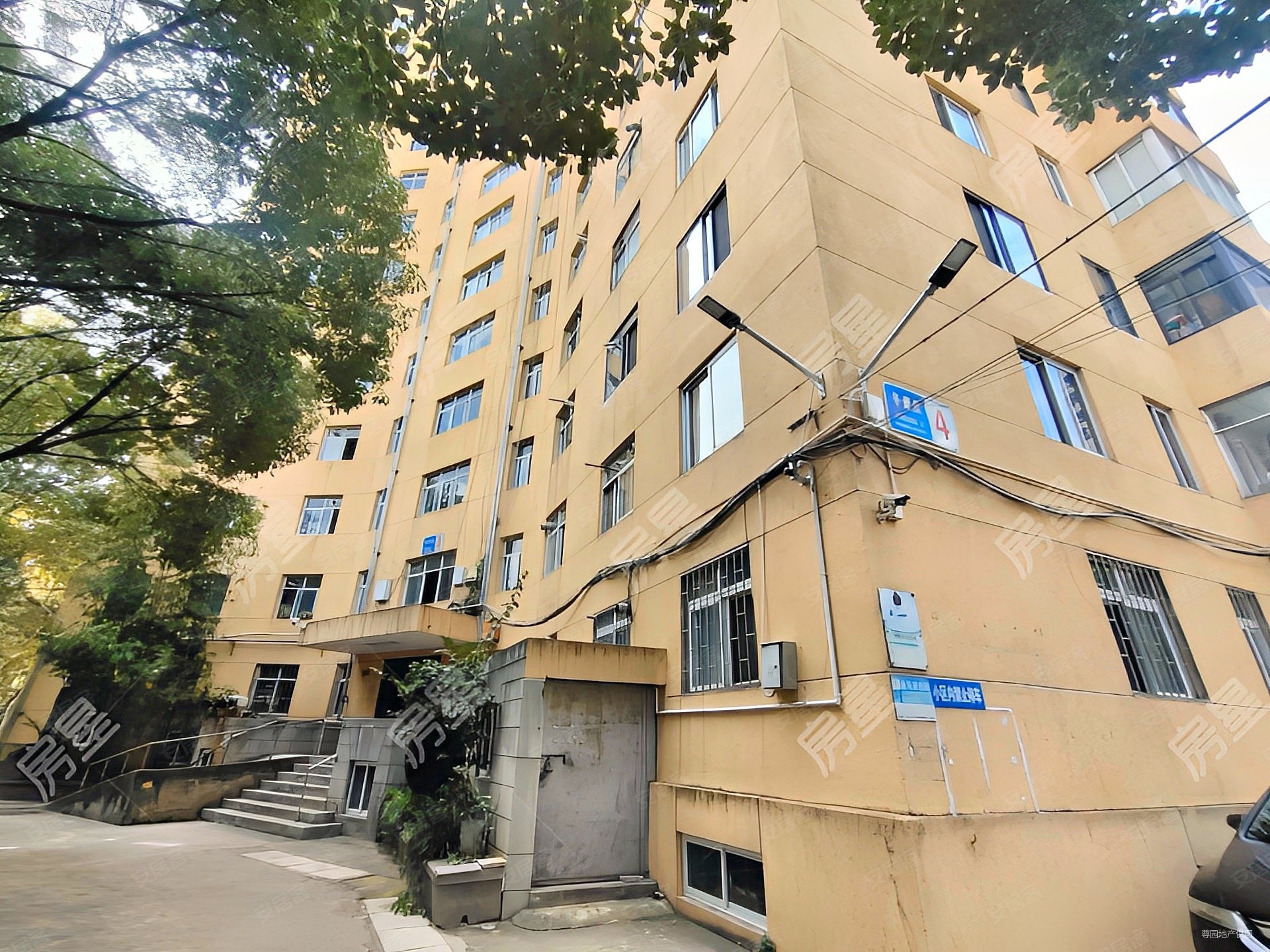 急卖恒隆广场地铁口旁上昆明市东华小区3室电梯房