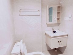 南昌红谷滩九龙湖融创滨江学府M1区 1室1厅1卫出租房源真实图片