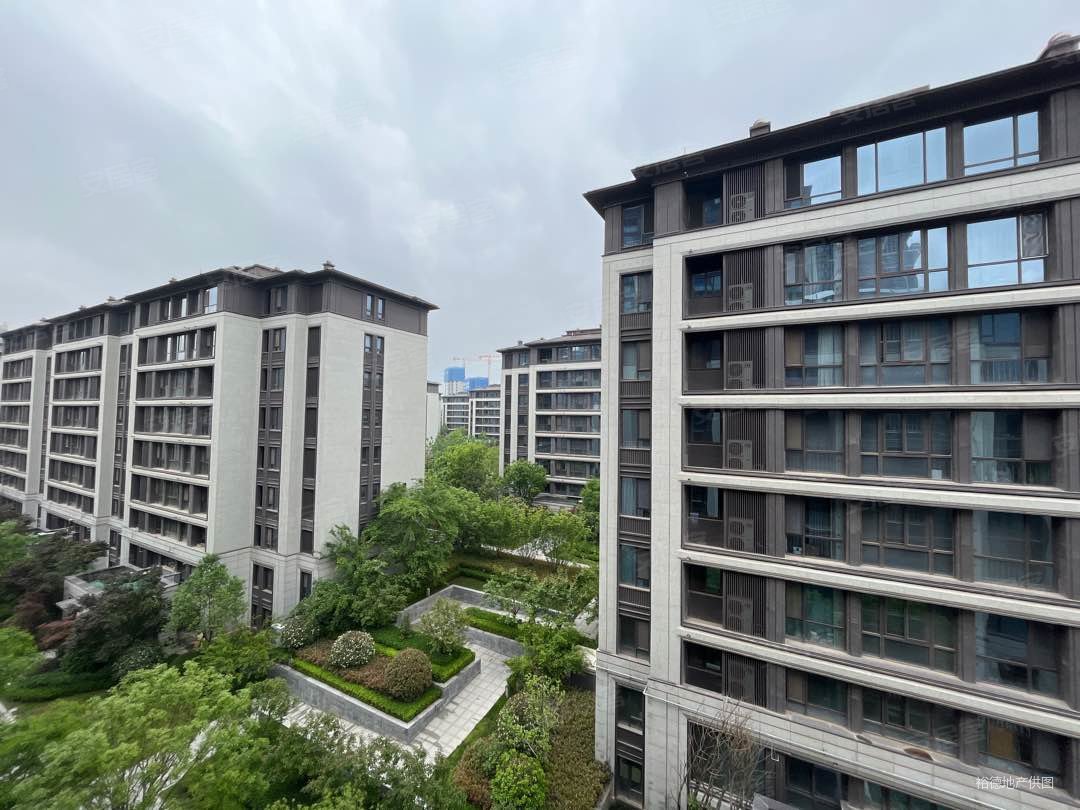 航天基地融创揽月府中式洋房四叶草户型精装带车位