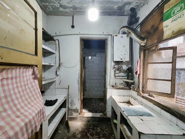 重庆沙坪坝陈家湾陈家湾小区陈家湾菜市场 正规一房带在外阳台 户型