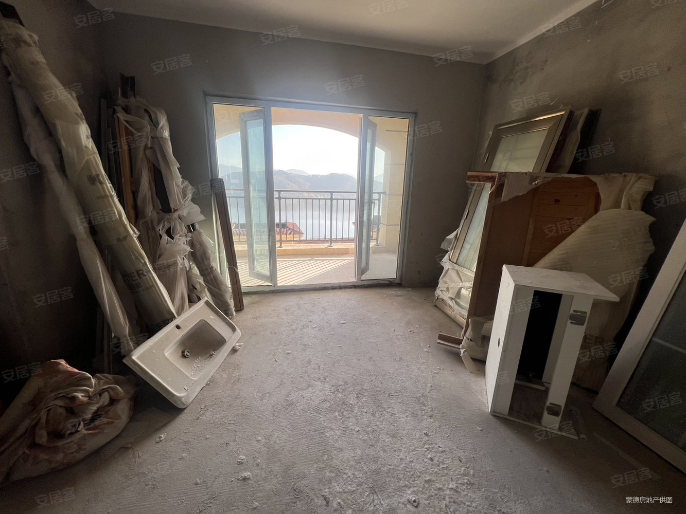 中冶黄石公园3室2厅2卫134.41㎡南北68万