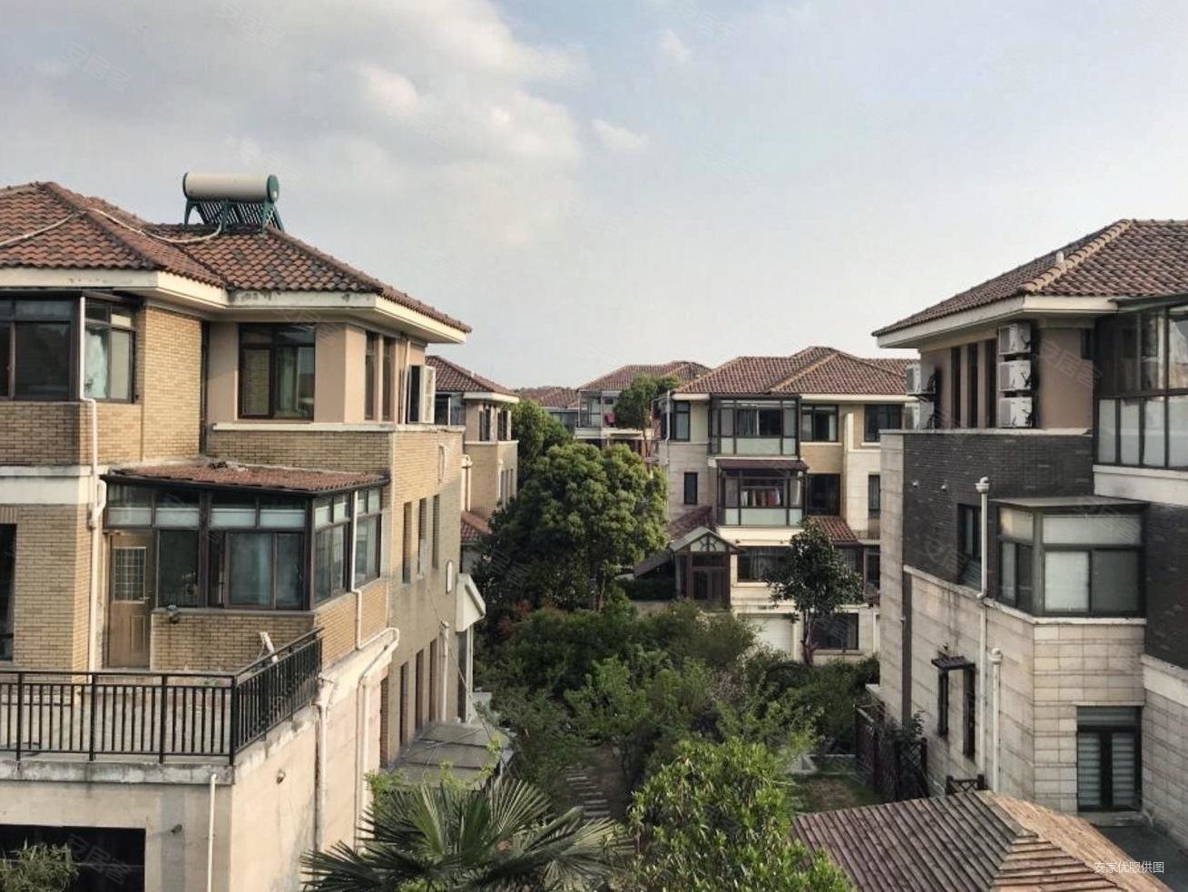 南京房产网>南京二手房>栖霞二手房>仙林大学城二手房>依云溪谷(别墅)