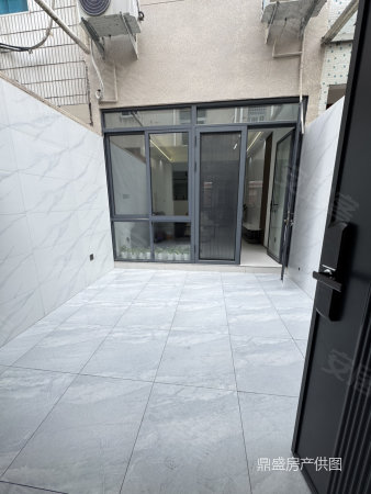 始丰西路小区6室2厅4卫165㎡南北228万