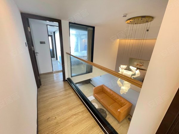 深圳龙华民治龙光玖钻龙华红山地铁口复式公寓,高楼层,电梯位置,适合