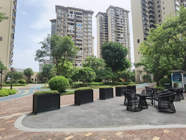 看,4号线,总部基地旁,龙光玖誉湖林湖精装三房两卫出租房源真实图片