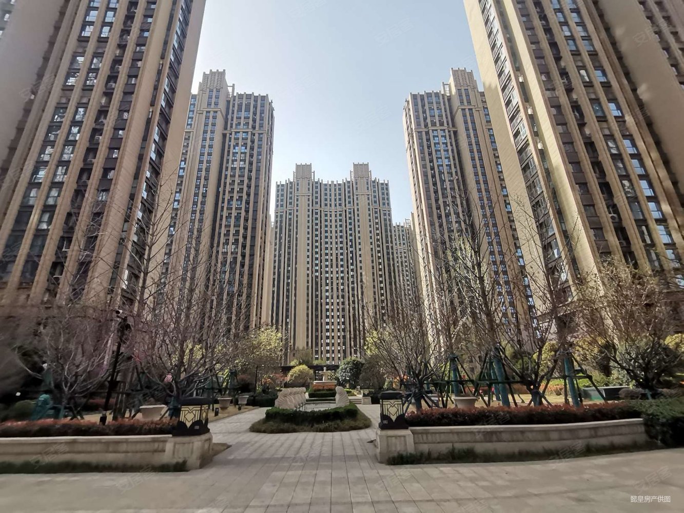 建业贰号城邦 三室两厅两卫 满二 房东急售 中间楼层 急售!