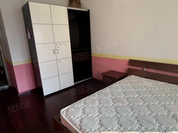 苏州常熟虞山藕渠家园琴湖溪里旁 藕渠家园中间楼层大小单间多套小区