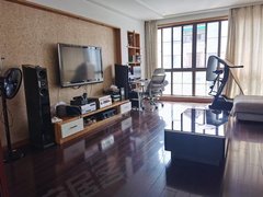 绍兴诸暨诸暨市区江东路浣江苑 屋顶复式 4室2厅2卫 精装修带车库出租房源真实图片
