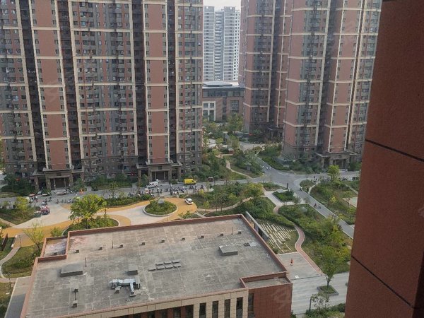 西安西咸新区沣东新城七里镇小区五号线地铁口,三室精装,出租房源真实