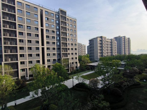 青岛黄岛东方影都灵山湾壹号急租!灵山湾壹号精装套四洋房出租!