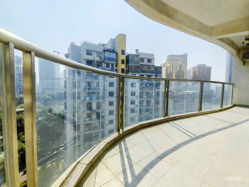 产权清晰 高楼层视野无遮挡 临地铁 商业配套齐全 南北通透,水岸豪景