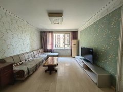通化东昌万达广场御景首府，电梯4楼，120平，三室两卫，家电齐全，有空调，出租房源真实图片
