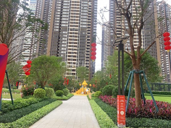 南宁青秀凤岭北万科城(南区)万科城南区大四房南北通透,拎包入住出租