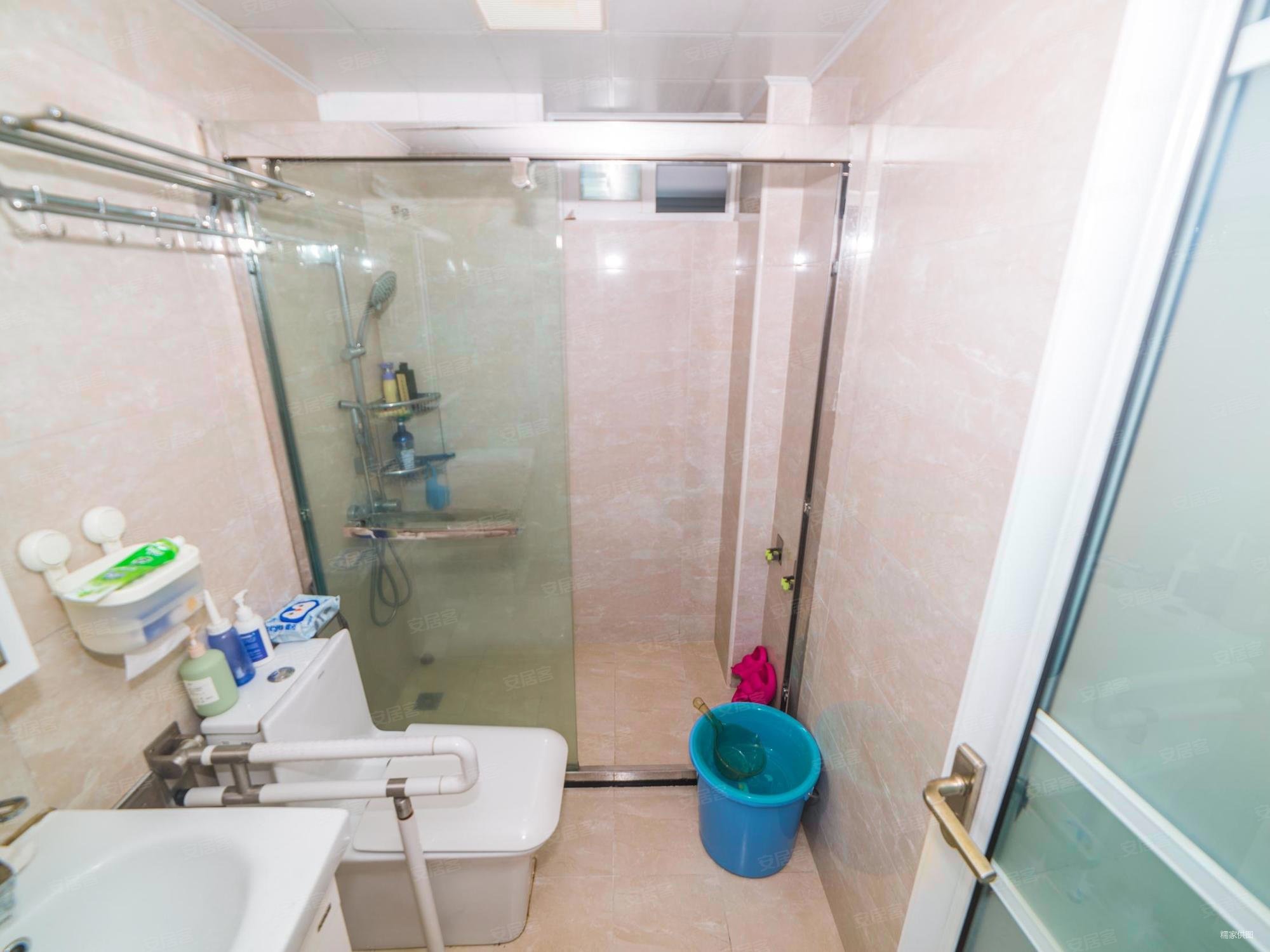 前海花园3室2厅2卫92.8㎡南600万