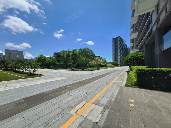 深圳宝安福永会展湾水岸广场a会展湾水岸 新出四房 干净整洁 停车方便