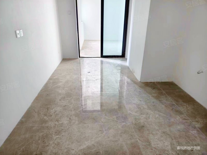 雅居乐三江府靓楼层南向大阳台全新未住过