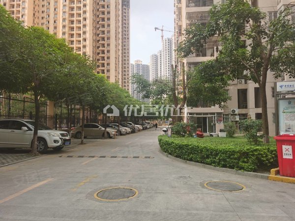 南宁兴宁区政府威宁世纪花城吾悦广场旁边全新未入住两房,精装修拎包